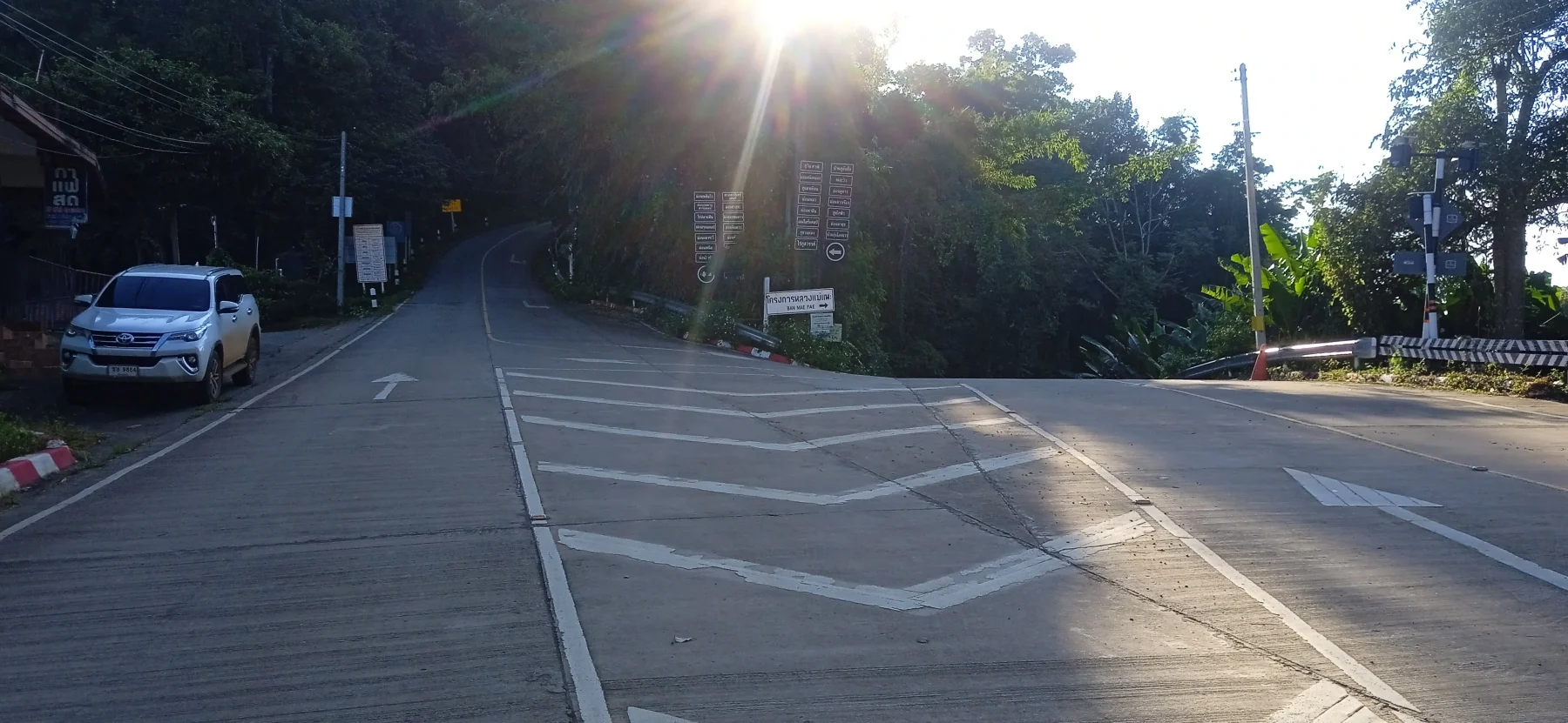 climb up to Doi Mon Jam