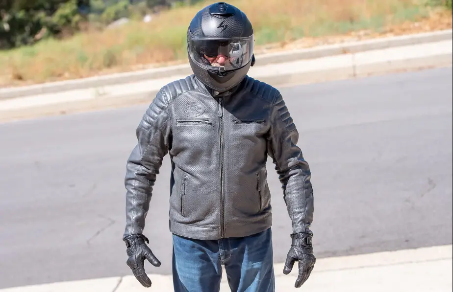 Does the motorcycle jacket fit me well