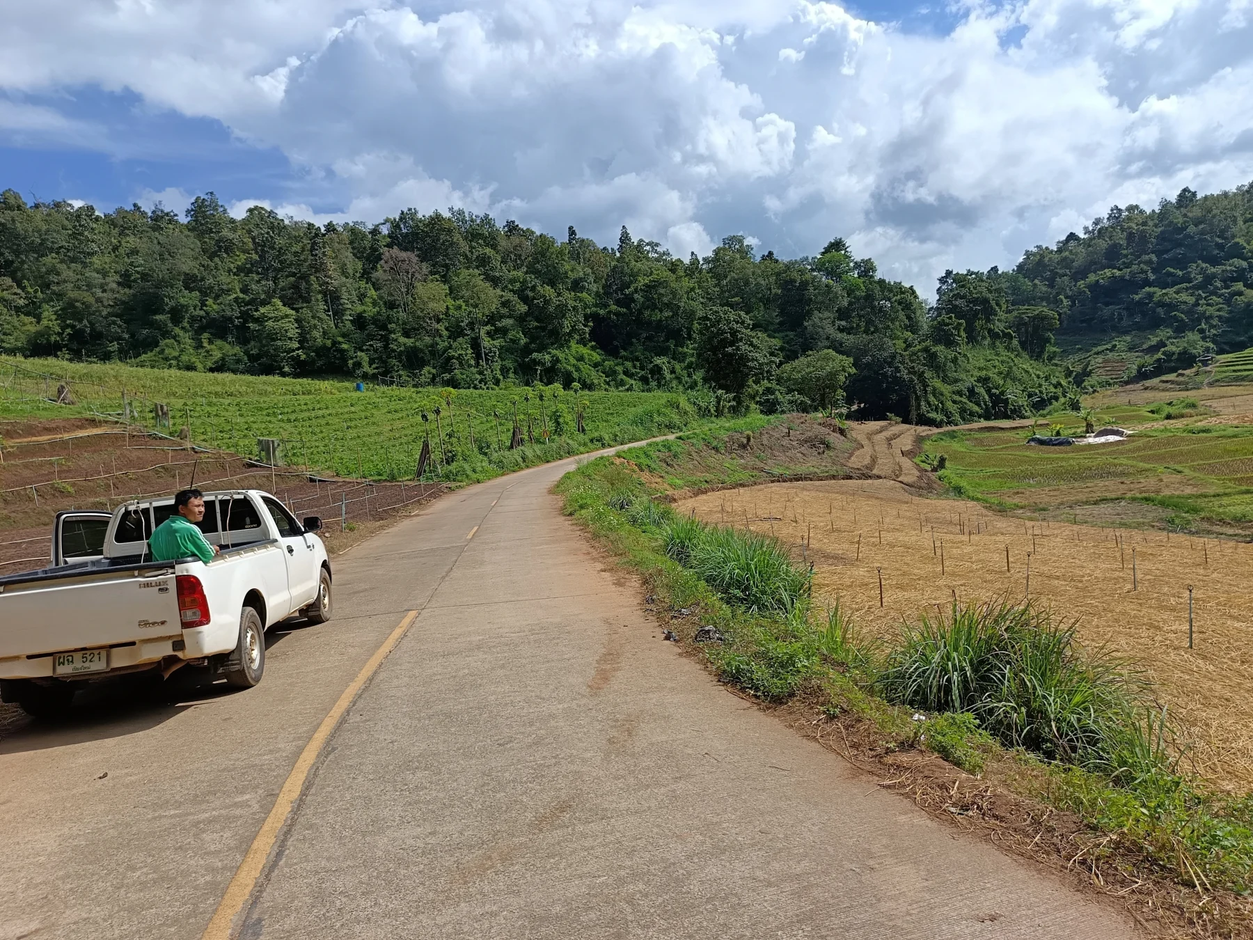 From Samoeng, you can choose one of two routes back to Chiang Mai