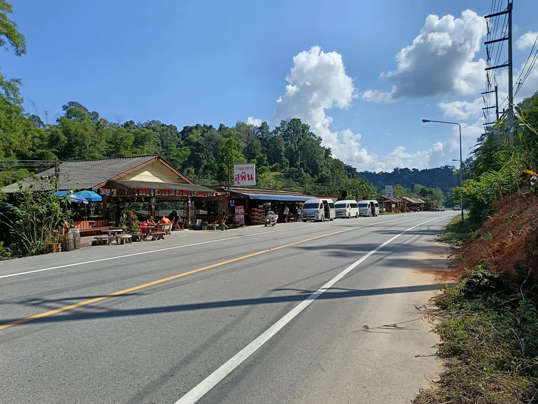nice twisties through the mountain jungle to Ban Mae Lao