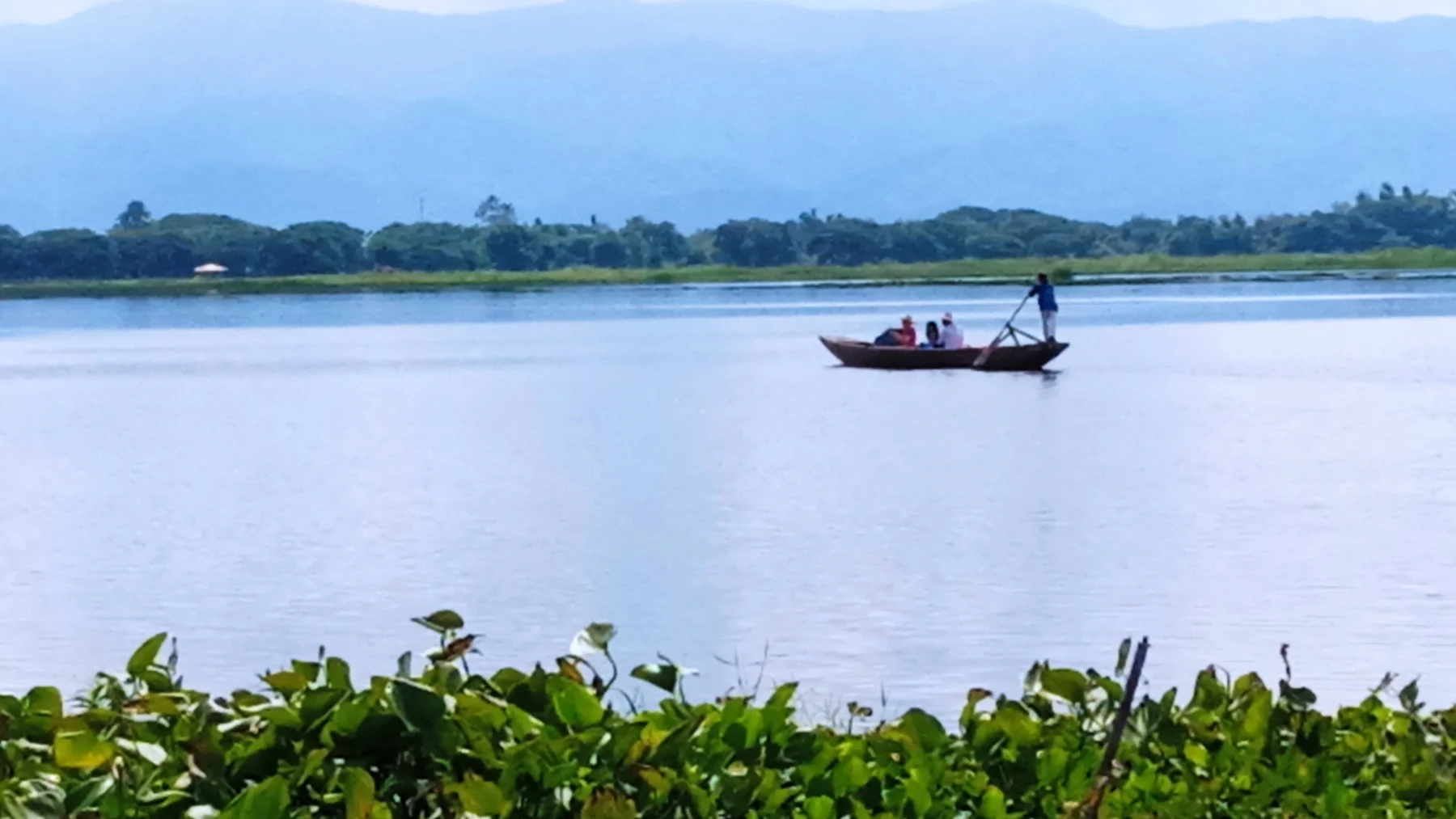 Phayao is also a very pleasant overnight stay