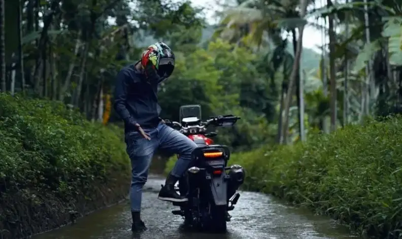 Ride woes: rain or non-waterproof gear, the culprit?