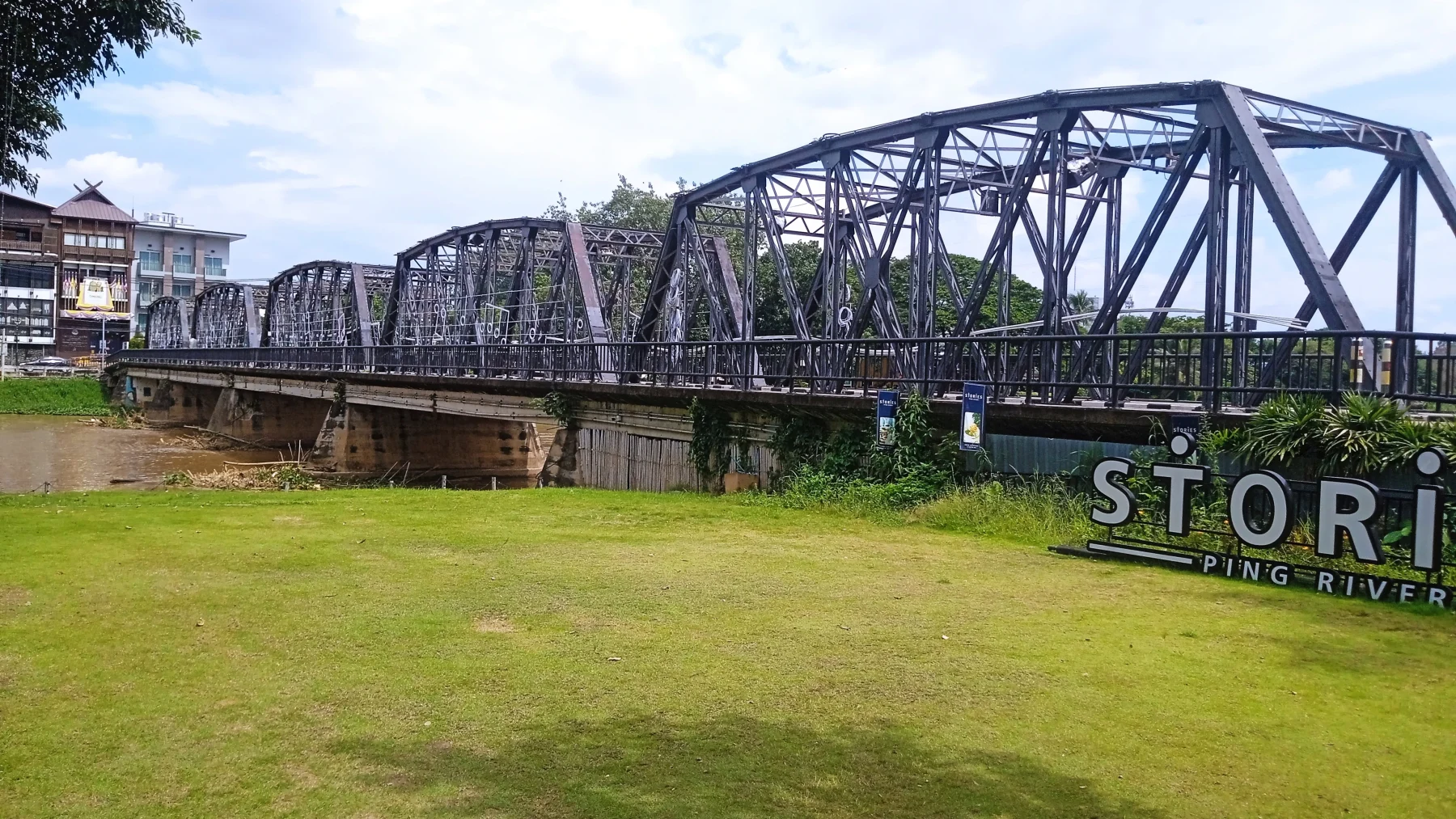 Starting point is the iconic Iron Bridge