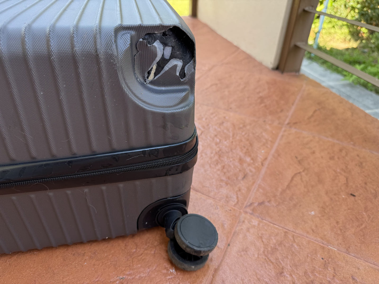 Sterling Pacific 80L Check-in Travel Case Review